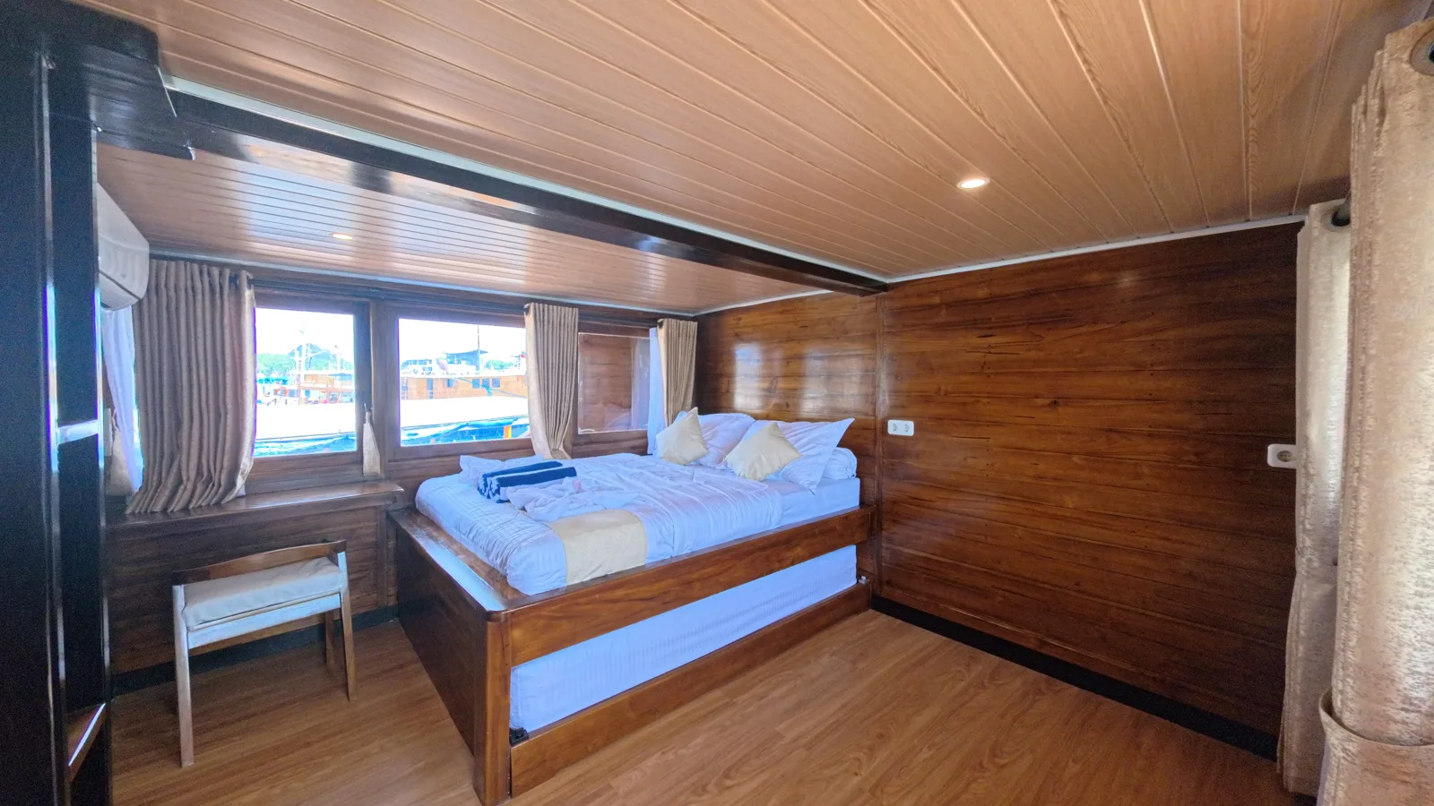 Arfisyana 2, Kapal Deluxe (foto 4)