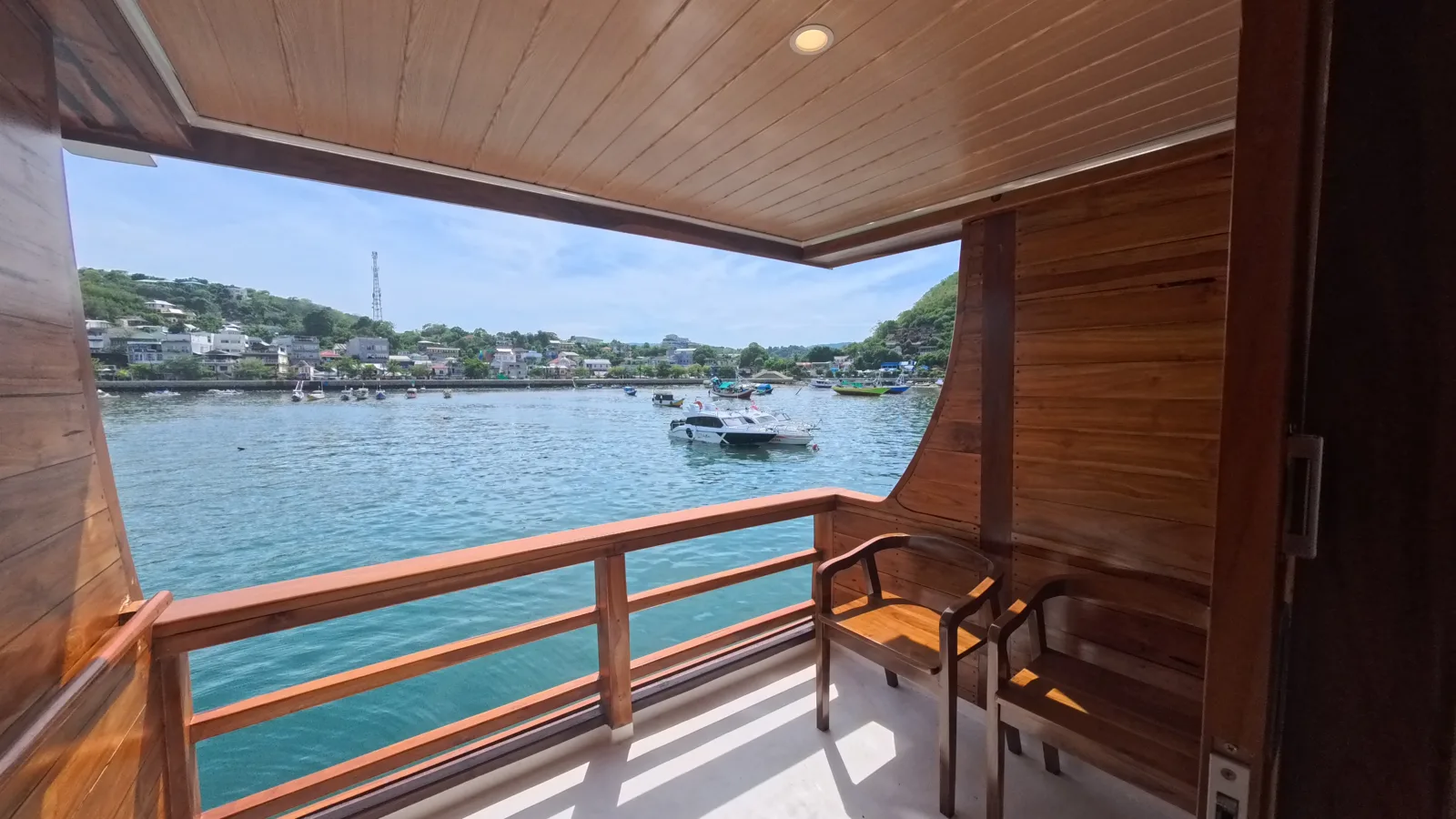Arfisyana 2, Kapal Deluxe (foto 3)