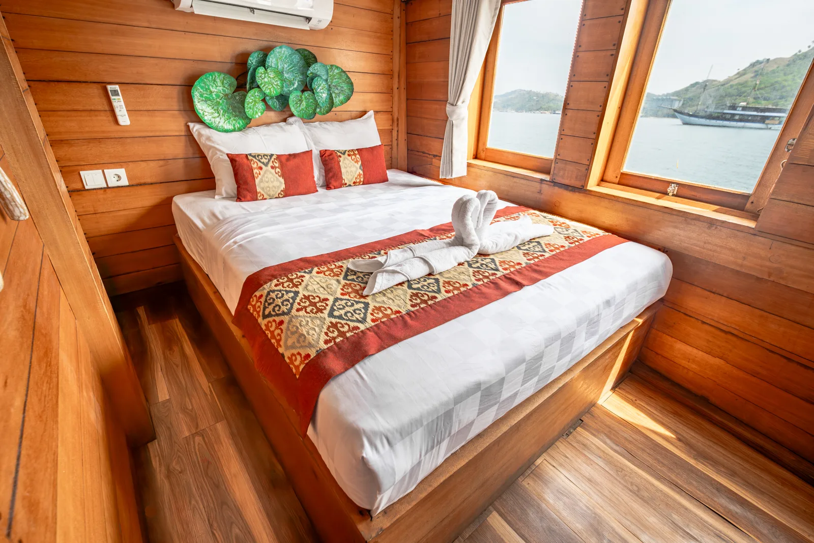 Magika, Luxury Boat (photo 4)