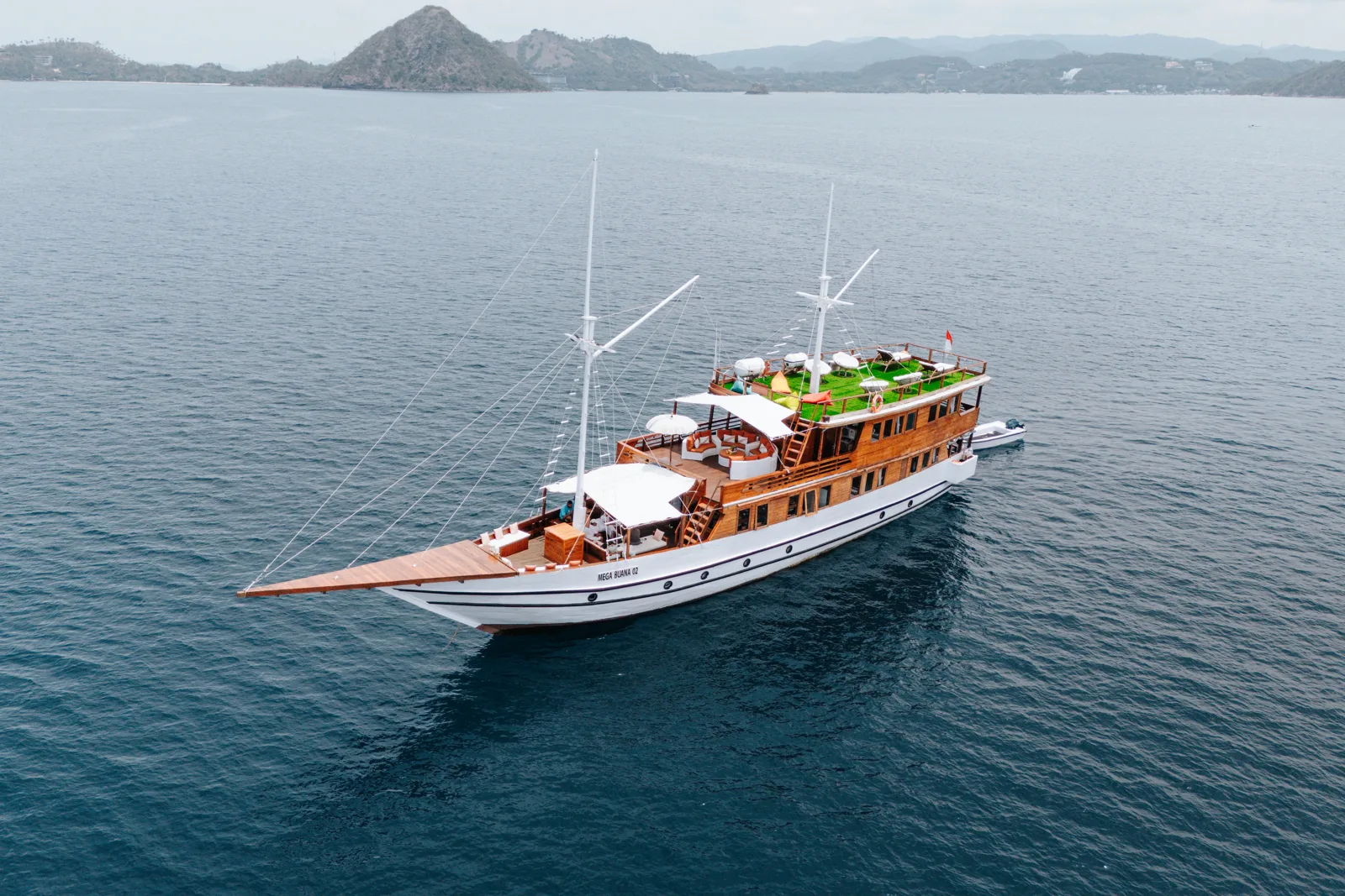 Magika, Luxury Boat (photo 1)