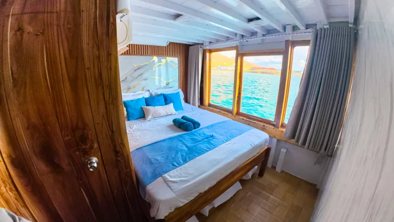 Superior Cabin 1, air-conditioned, private bathroom, 2 guests on New Velora