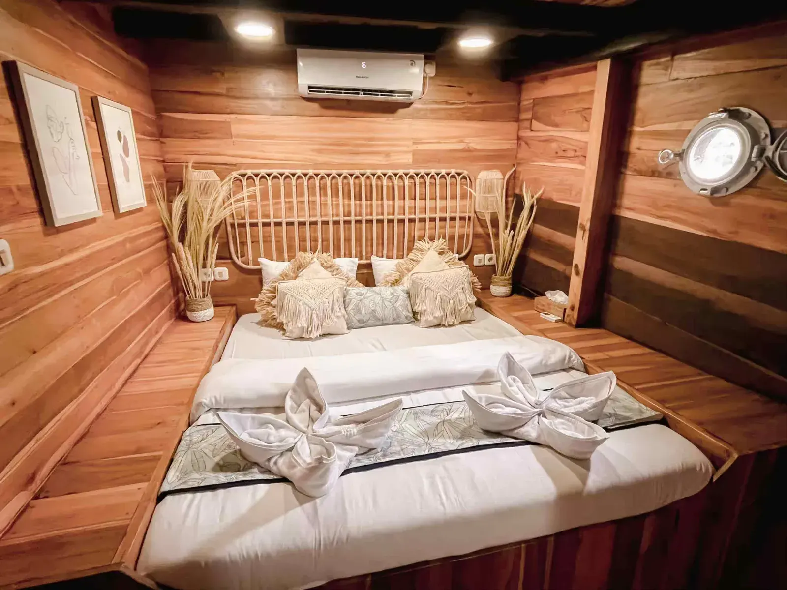 Navila, Kapal Luxury (foto 2)