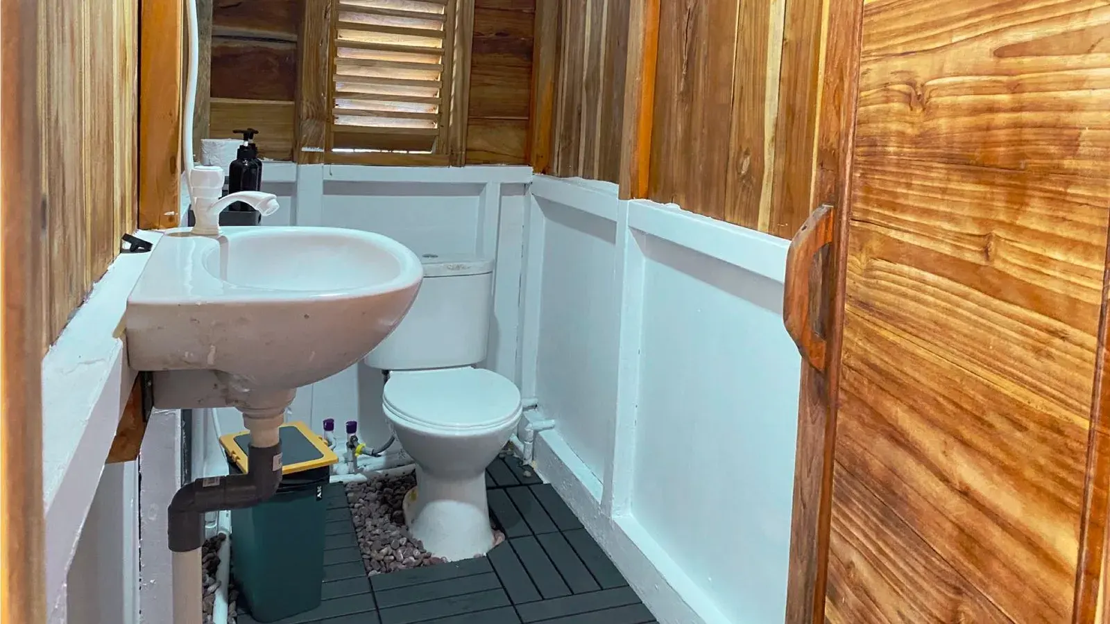 Dahayu, Kapal Deluxe (foto 3)