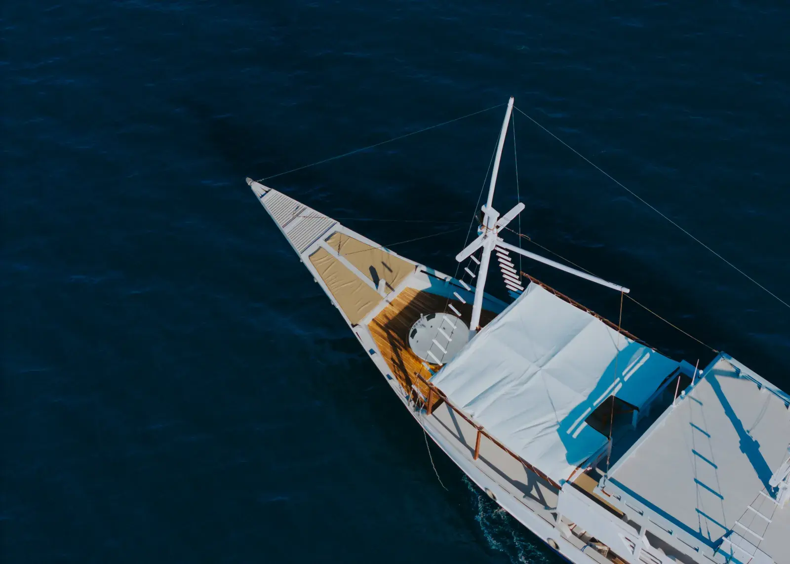 Bombana 02, Kapal Deluxe (foto 4)