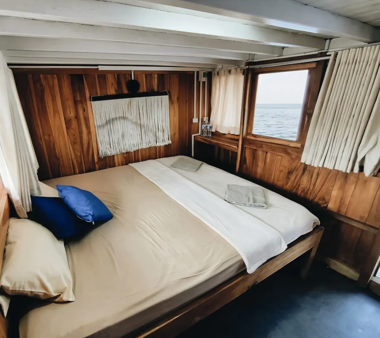 Dahayu, Kapal Deluxe (foto 4)