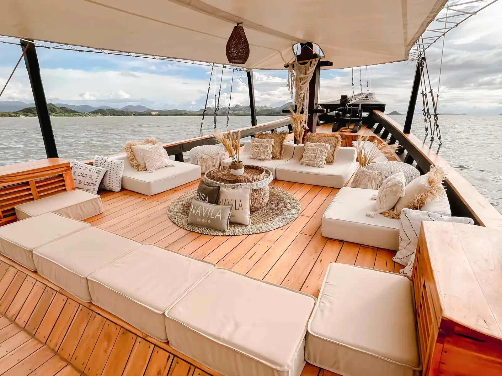 Navila, Kapal Luxury (foto 5)