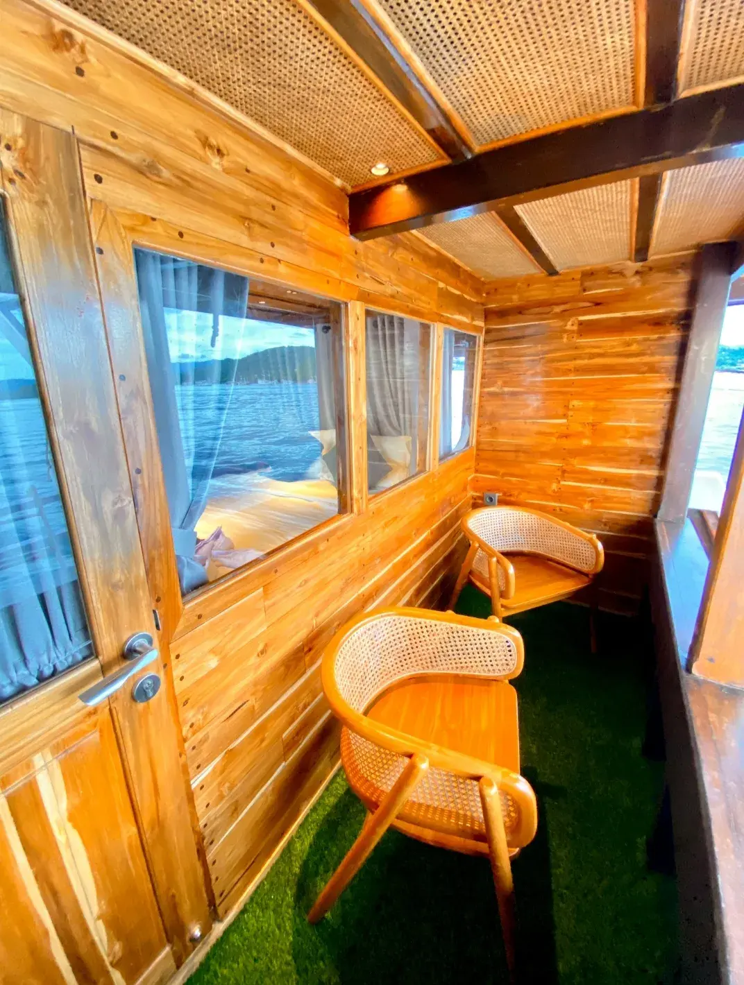 Refviero, Kapal Luxury (foto 5)