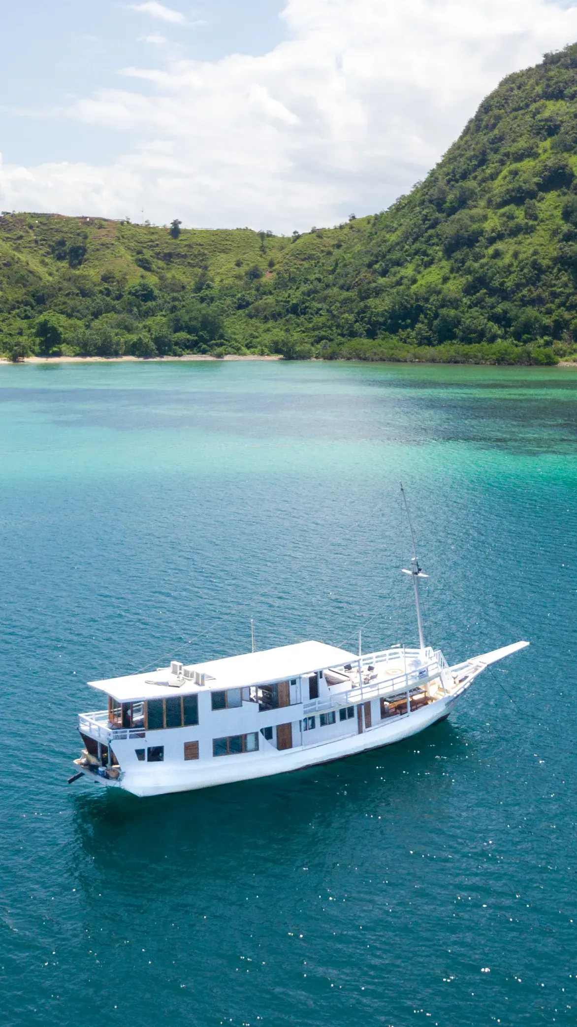 Nusantara Karya, Kapal Deluxe (foto 5)