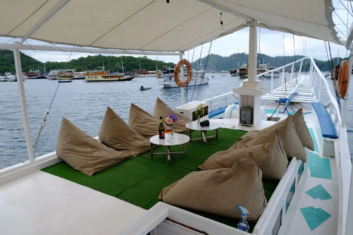 Giona, Kapal Deluxe (foto 2)