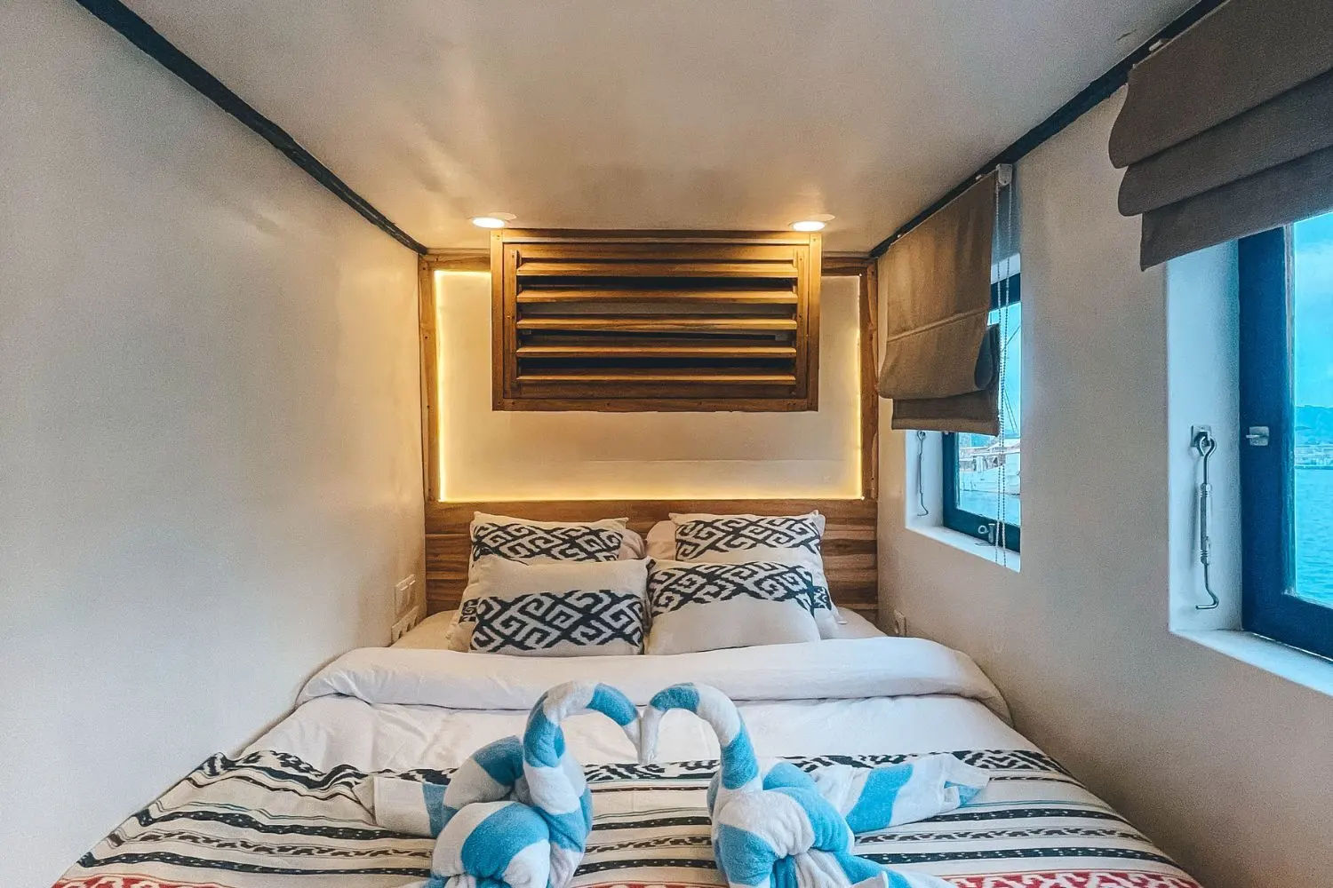 Turtle Cabin I Sea Familia I