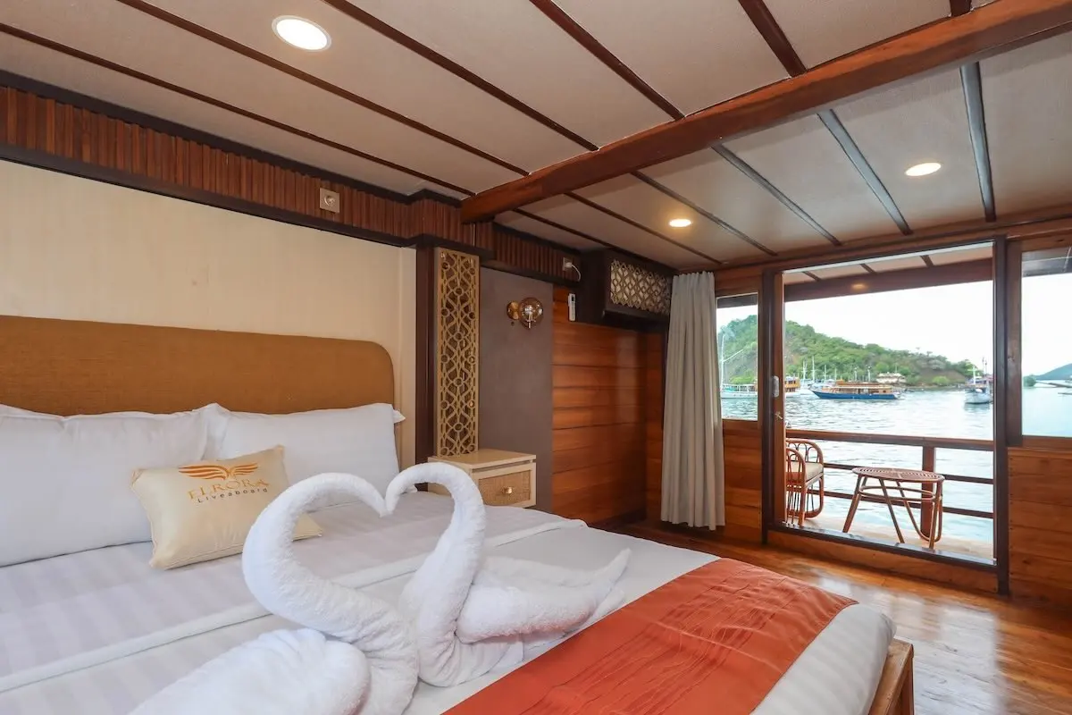 Elrora, Kapal Luxury (foto 4)