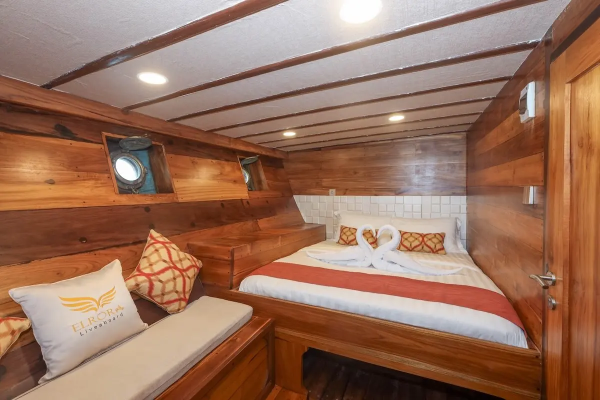 Elrora, Kapal Luxury (foto 3)