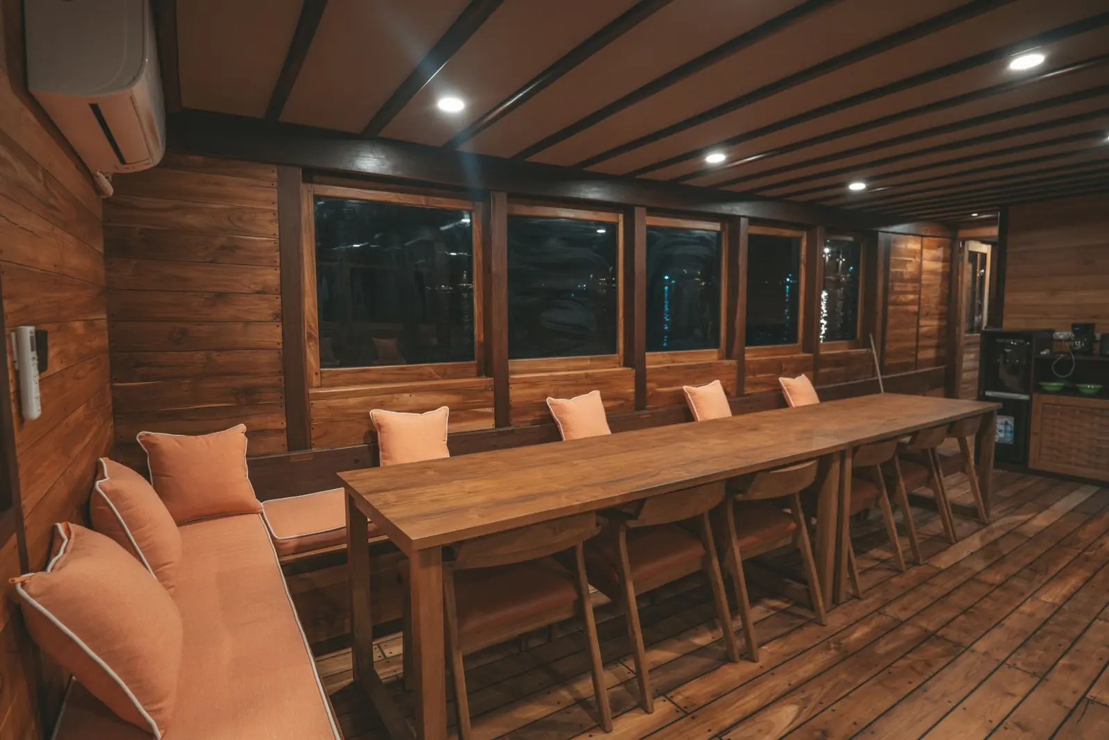 Kanthaka, Kapal Luxury (foto 3)
