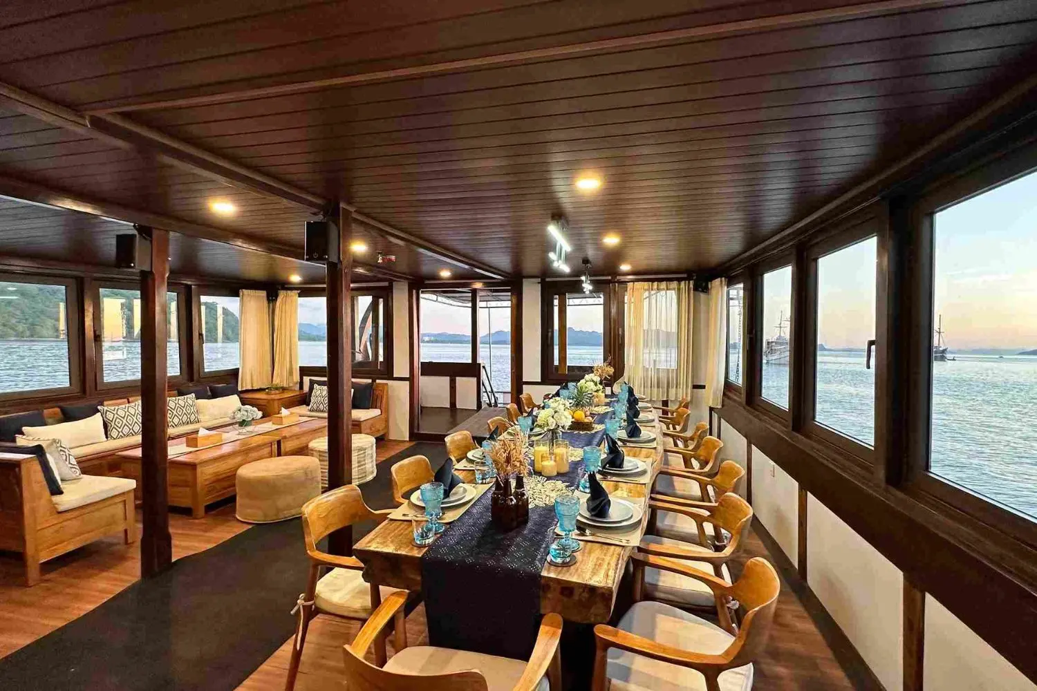 Neptune, Kapal Luxury (foto 3)