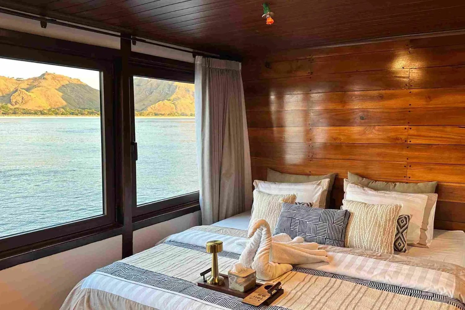 Neptune, Kapal Luxury (foto 4)
