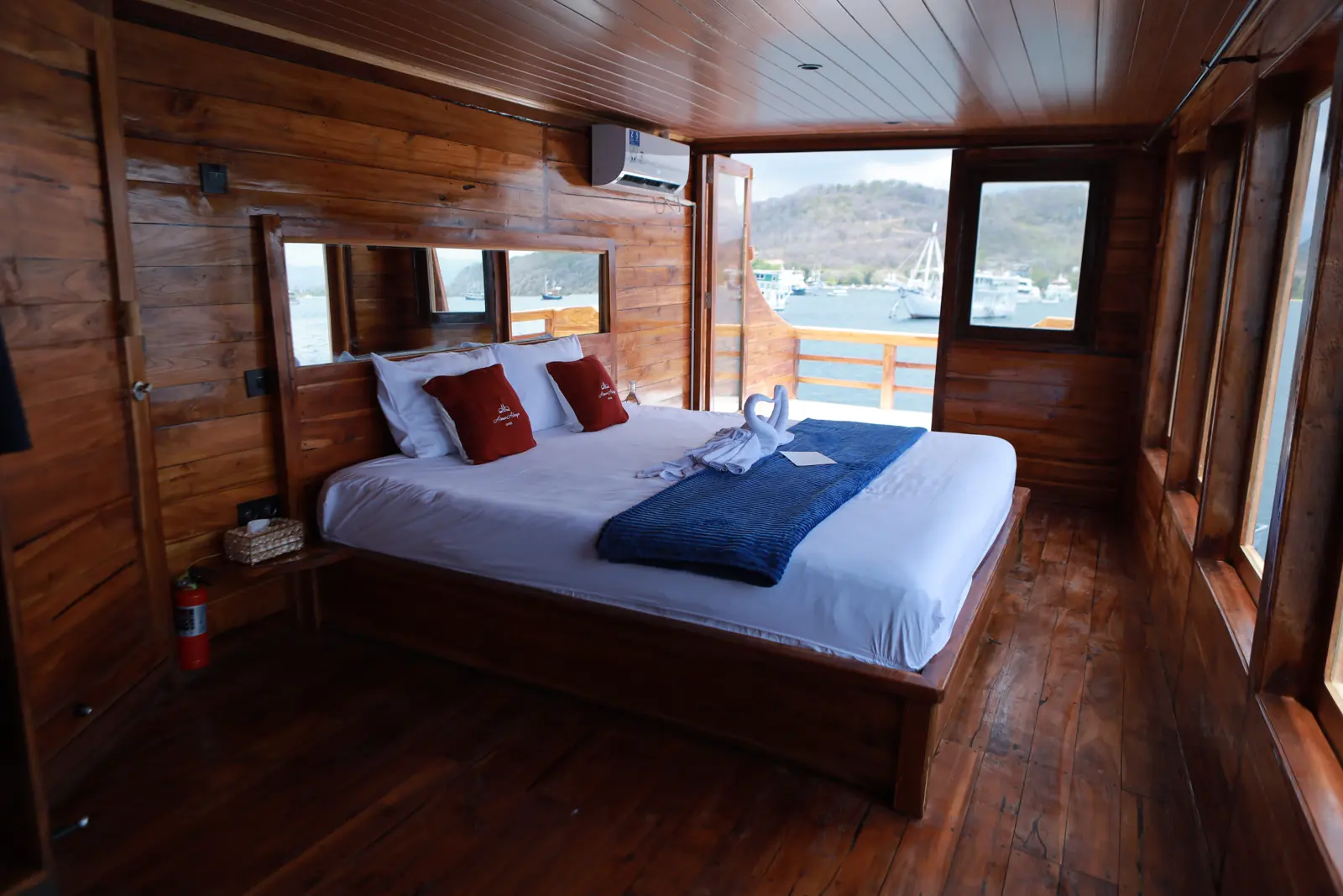 Master Cabin Rinjani Aimar