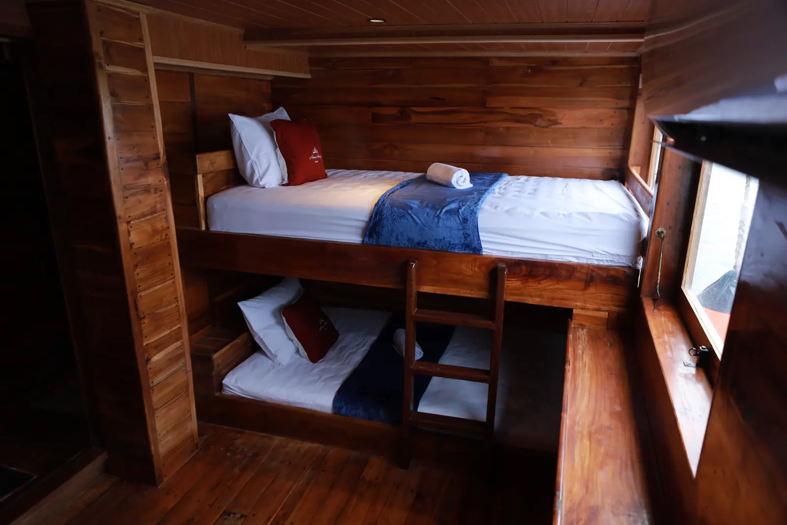 Share Cabin Ijen Aimar