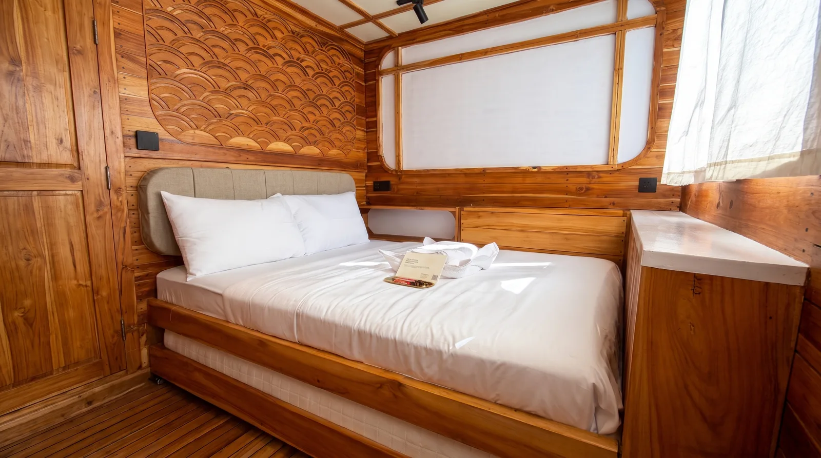 Premiere Ocean Room Andalucia 3 dengan jendela laut