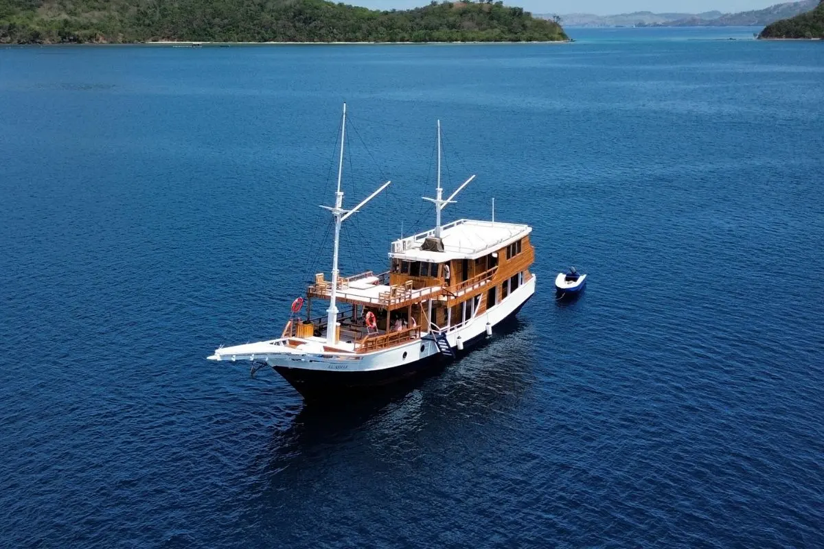 El Ashar, Kapal Deluxe (foto 4)