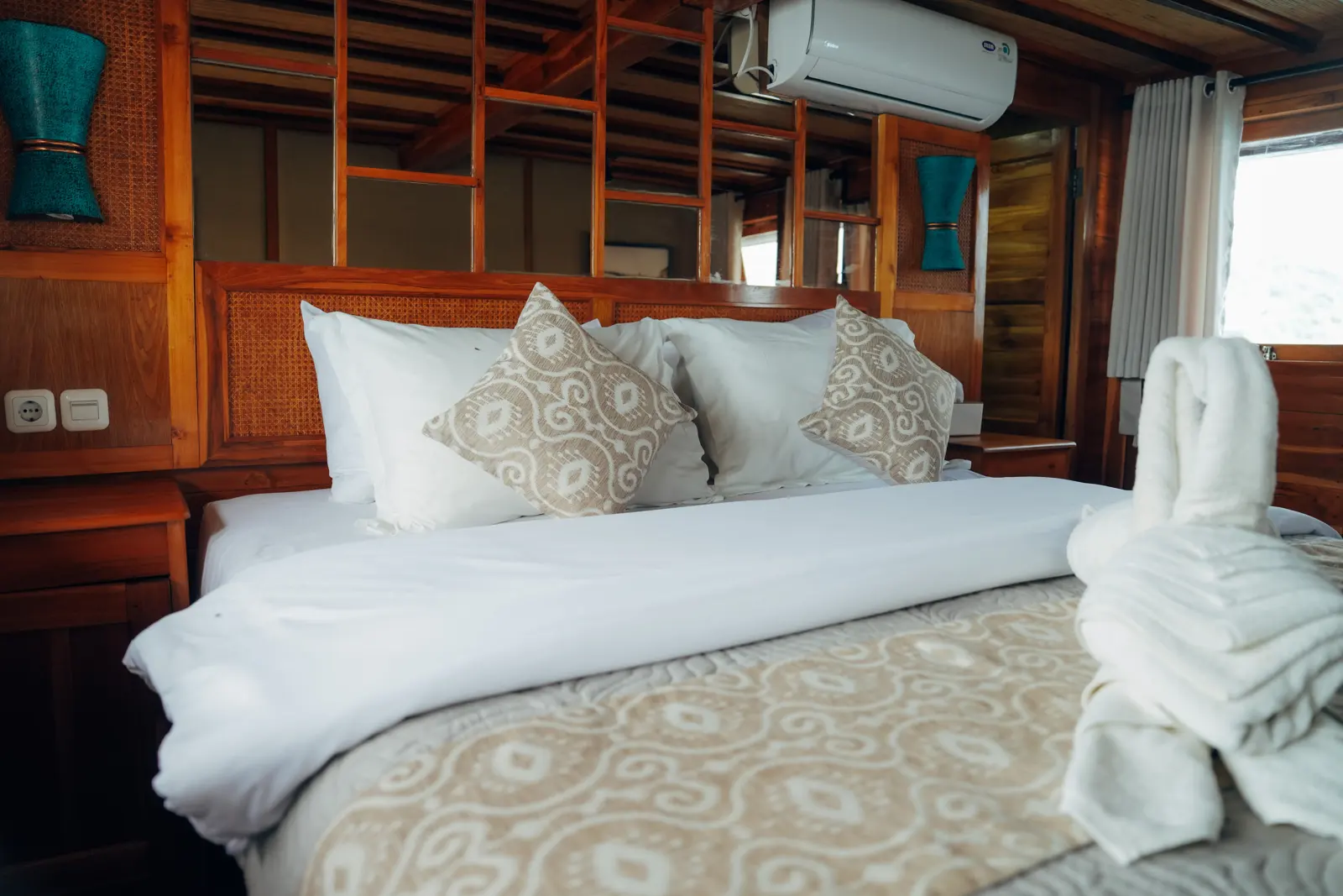Suite Cabin Gammara Phinisi
