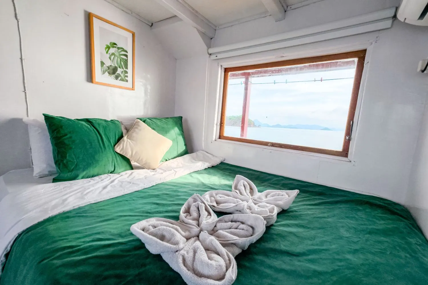 Hatira Hela, Kapal Deluxe (foto 5)