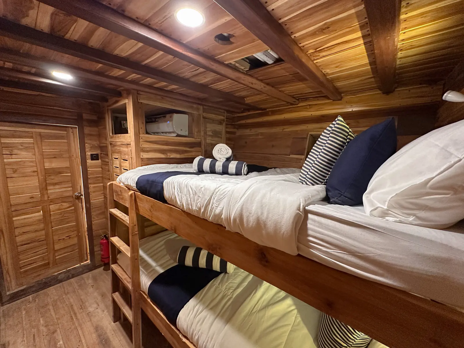 Coral Vhalé Liveaboard