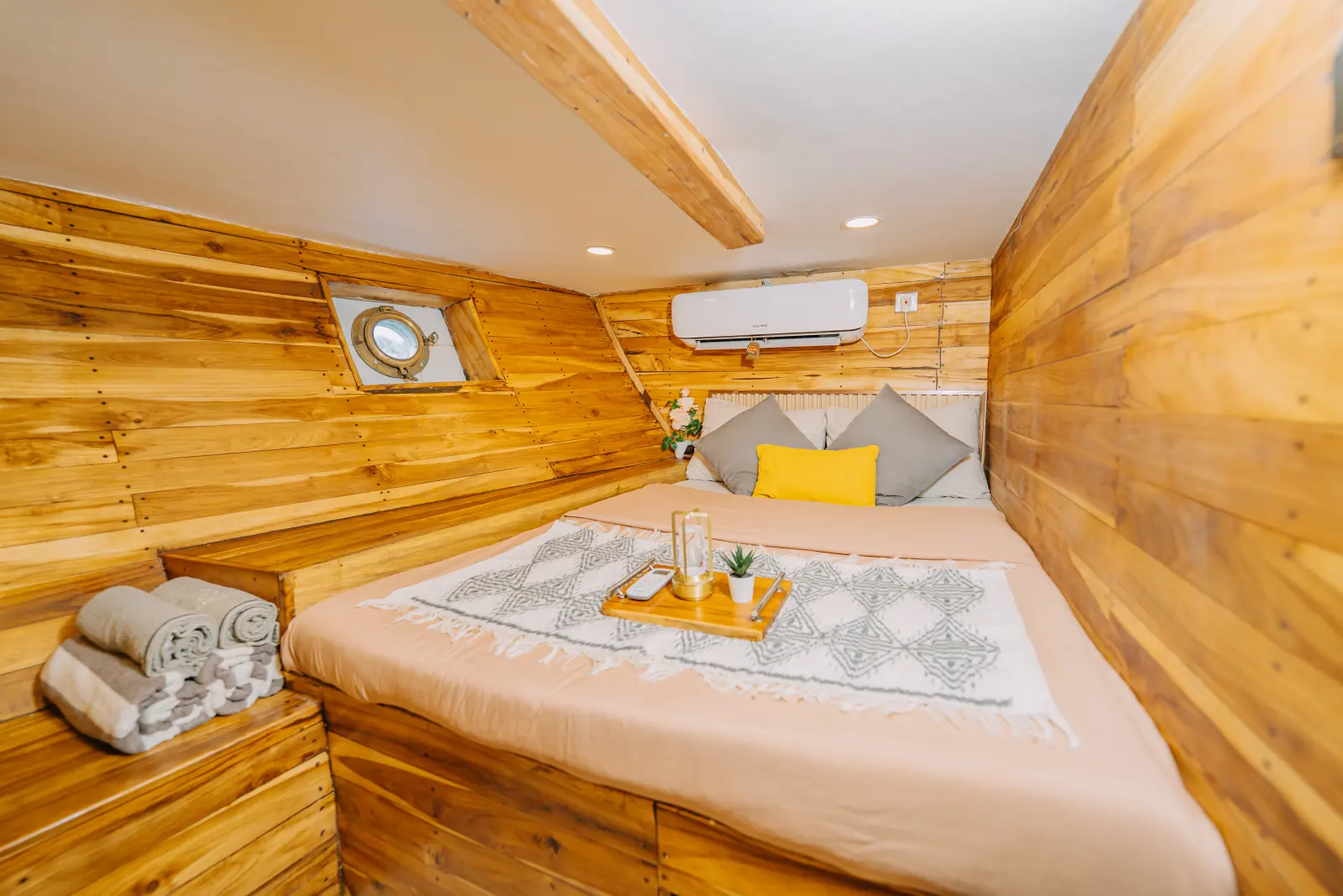 Mercury Cabin Semesta Voyages