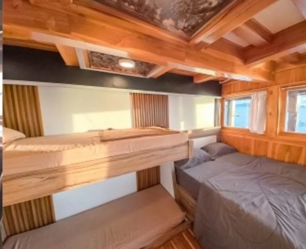 Rinjani Room 02 Open Trip Lombok 4D4N