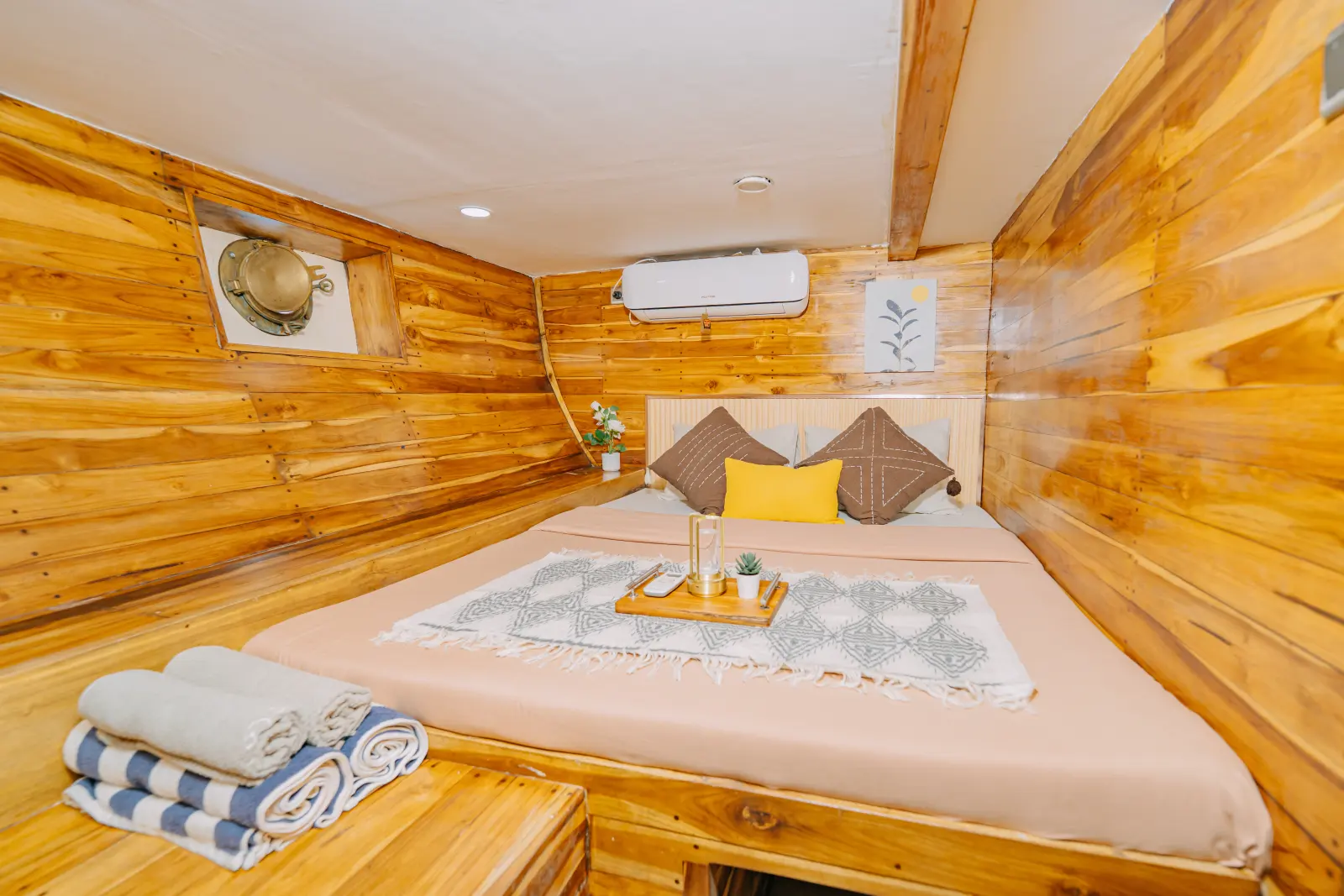 Venus Cabin Semesta Voyages
