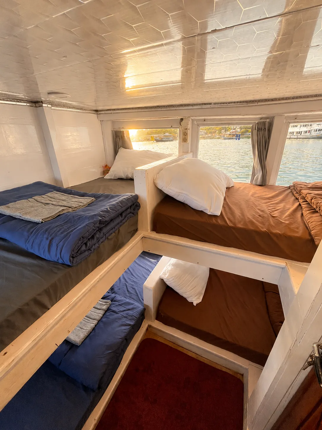 Sharing Cabin Main Deck King Cirox 1