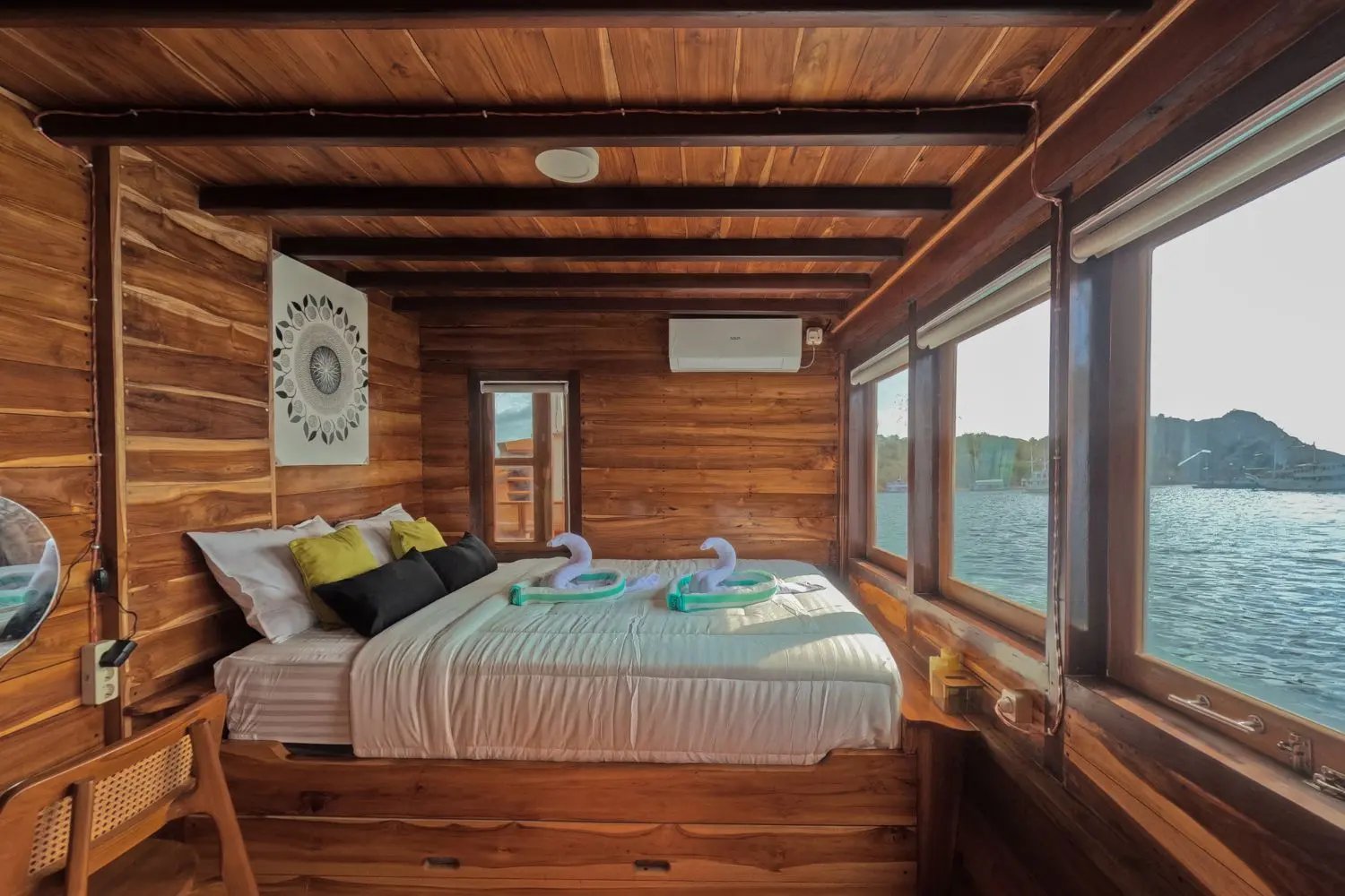 Sundari, Kapal Luxury (foto 3)