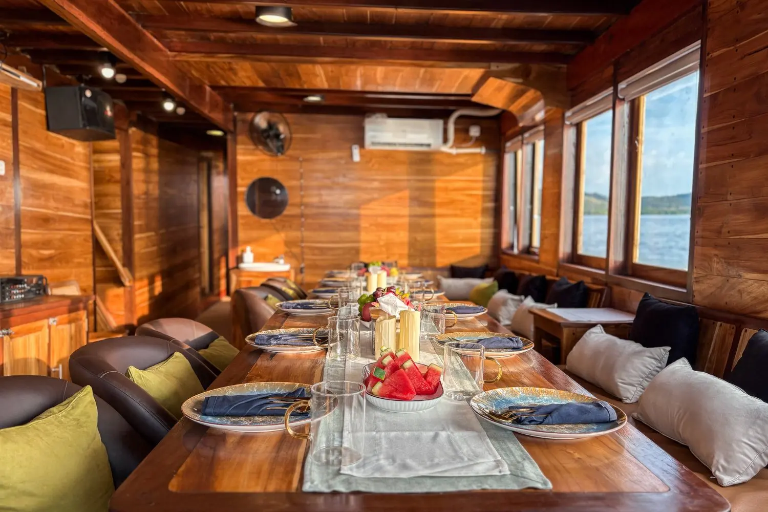 Sundari, Kapal Luxury (foto 4)