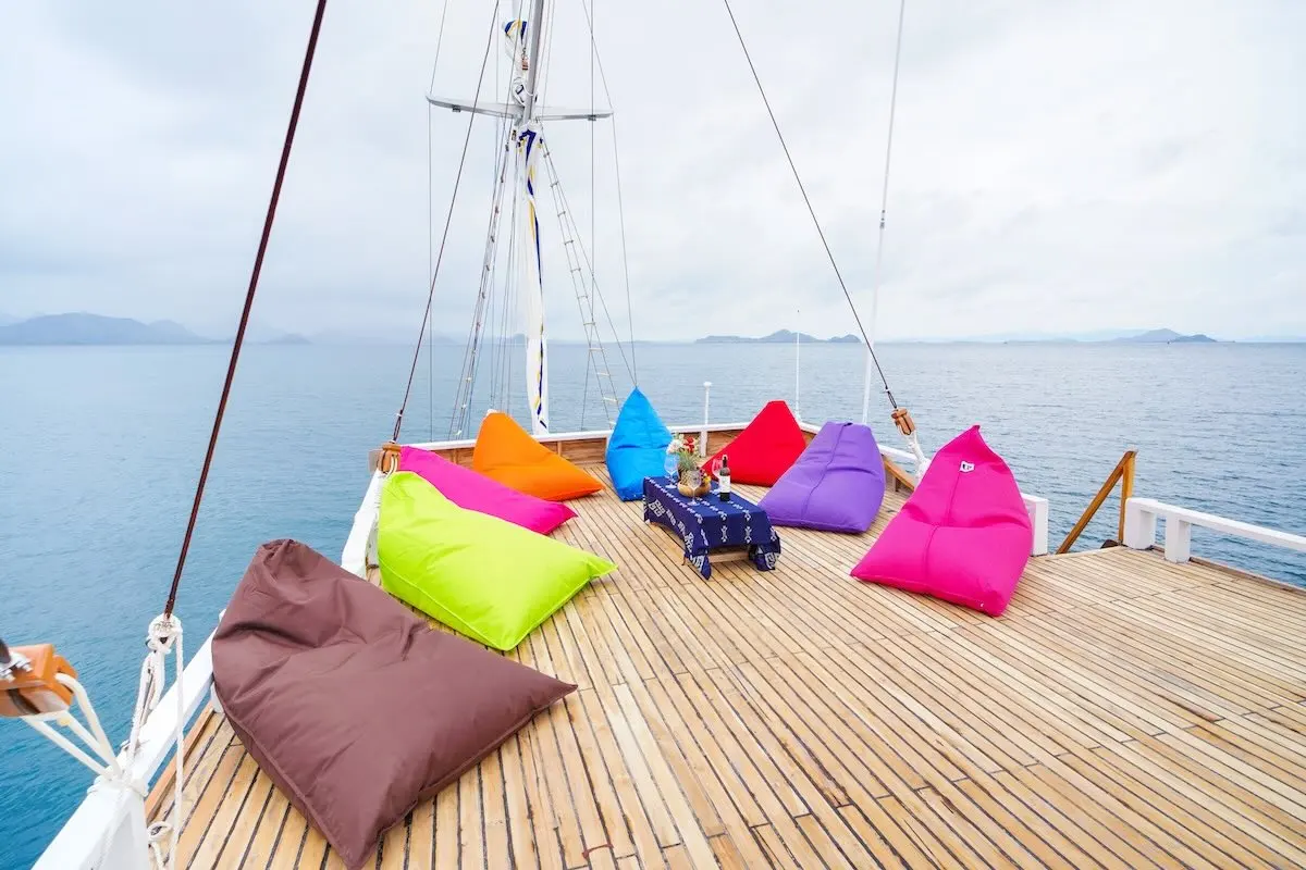 La Main, Kapal Luxury (foto 3)