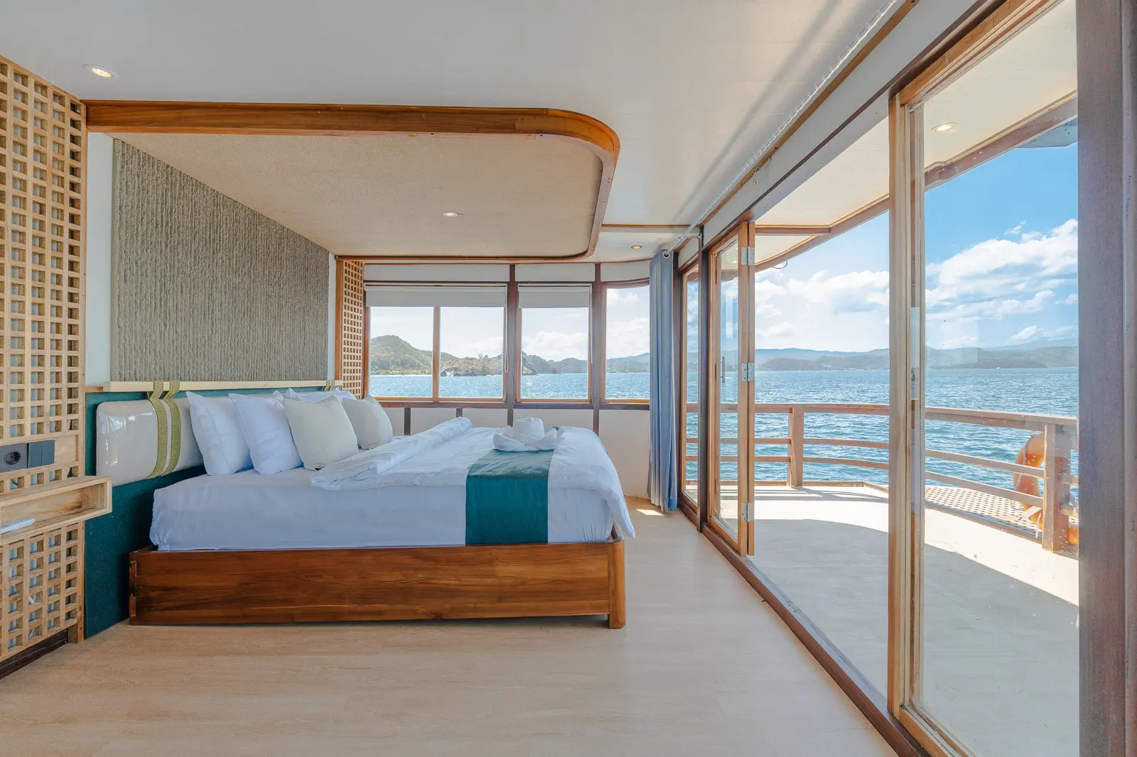 Royal Cabin 270' Sea View Marea