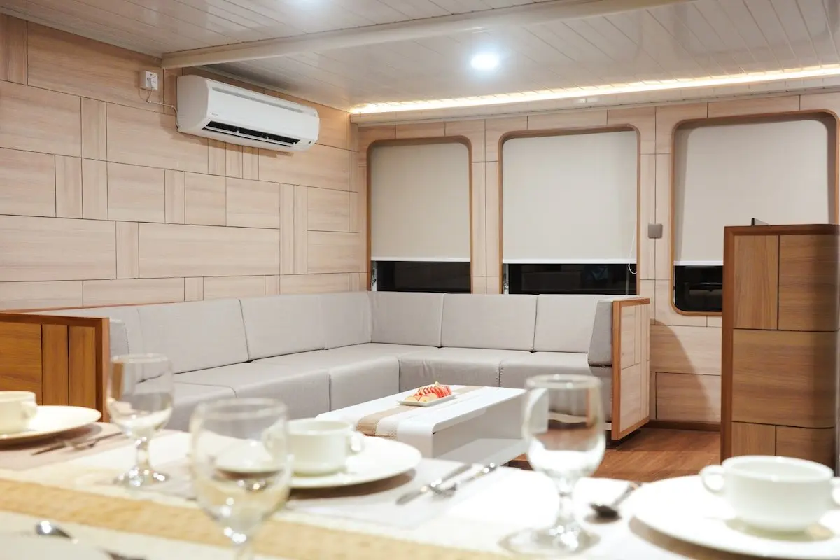 Mosalaki, Kapal Luxury (foto 2)