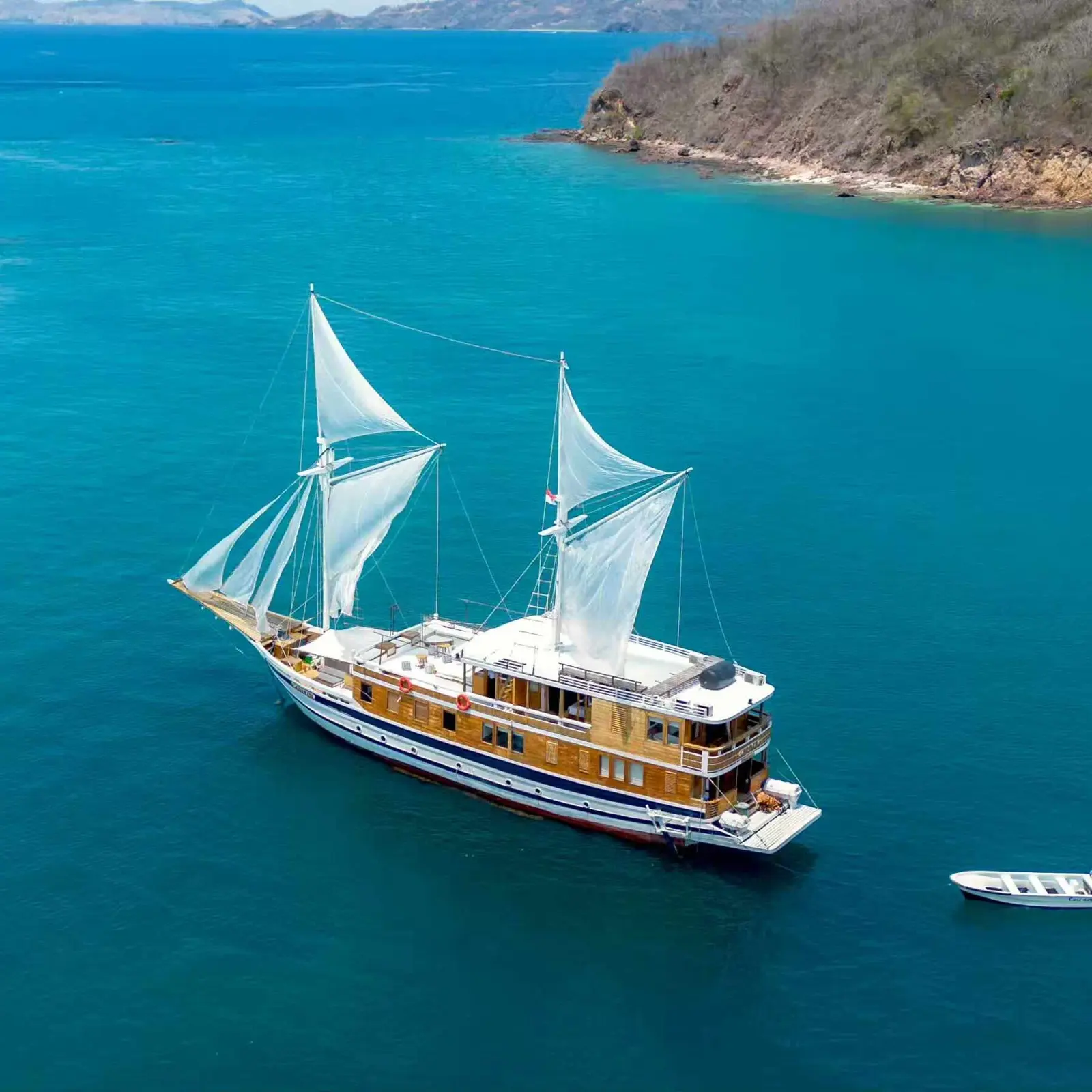 Catnazse, Kapal Luxury (foto 2)