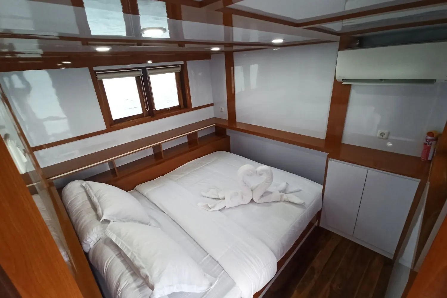 Riley, Kapal Deluxe (foto 2)