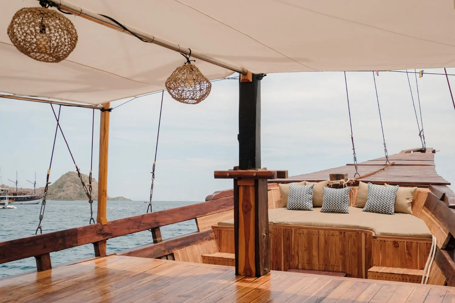 Senada, Kapal Luxury (foto 3)