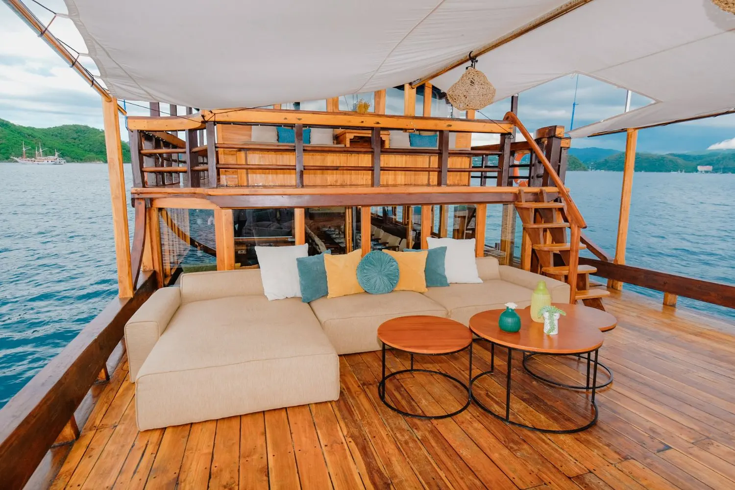 Senada, Kapal Luxury (foto 4)