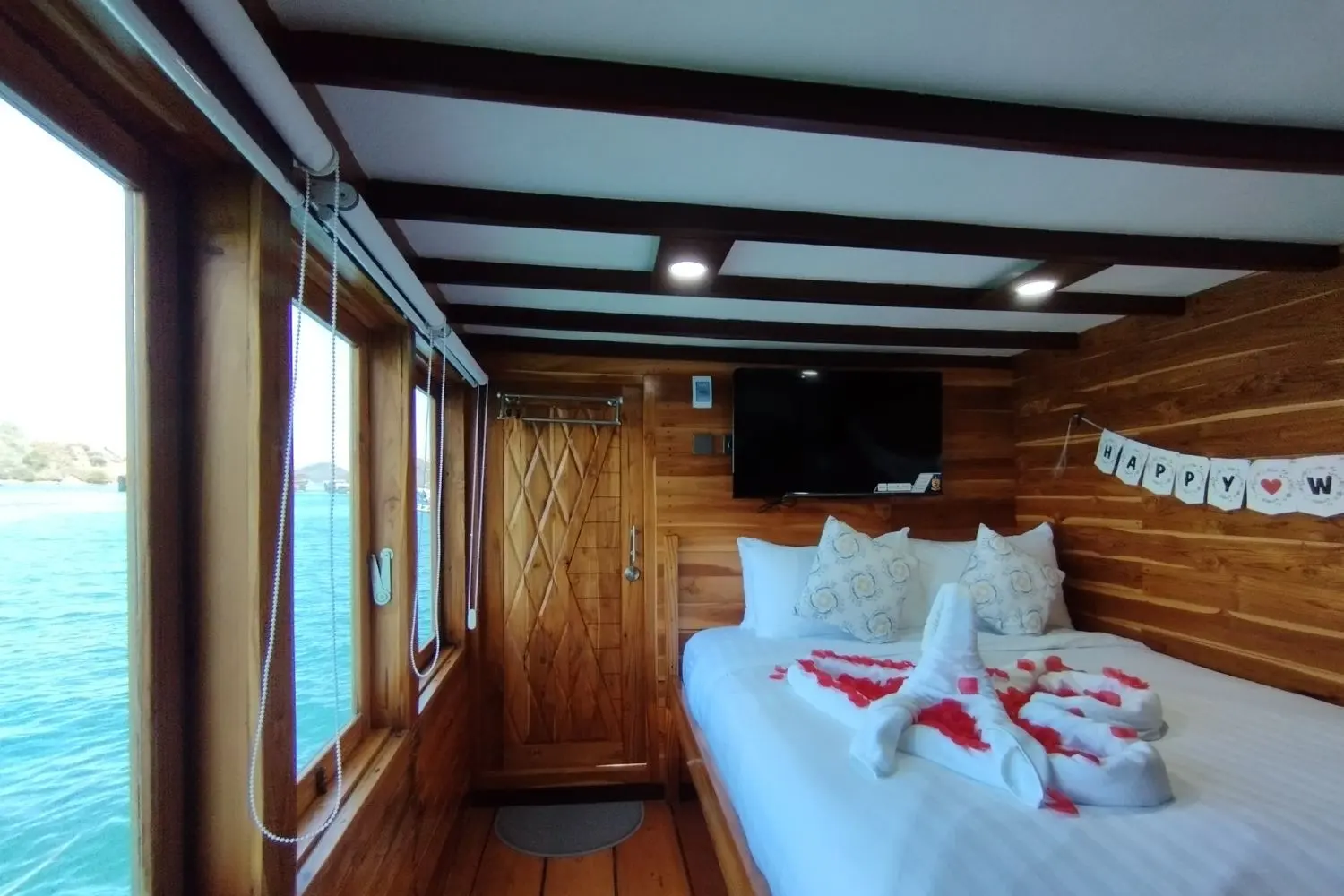 Soe Besar Vanrei, Kapal Deluxe (foto 3)