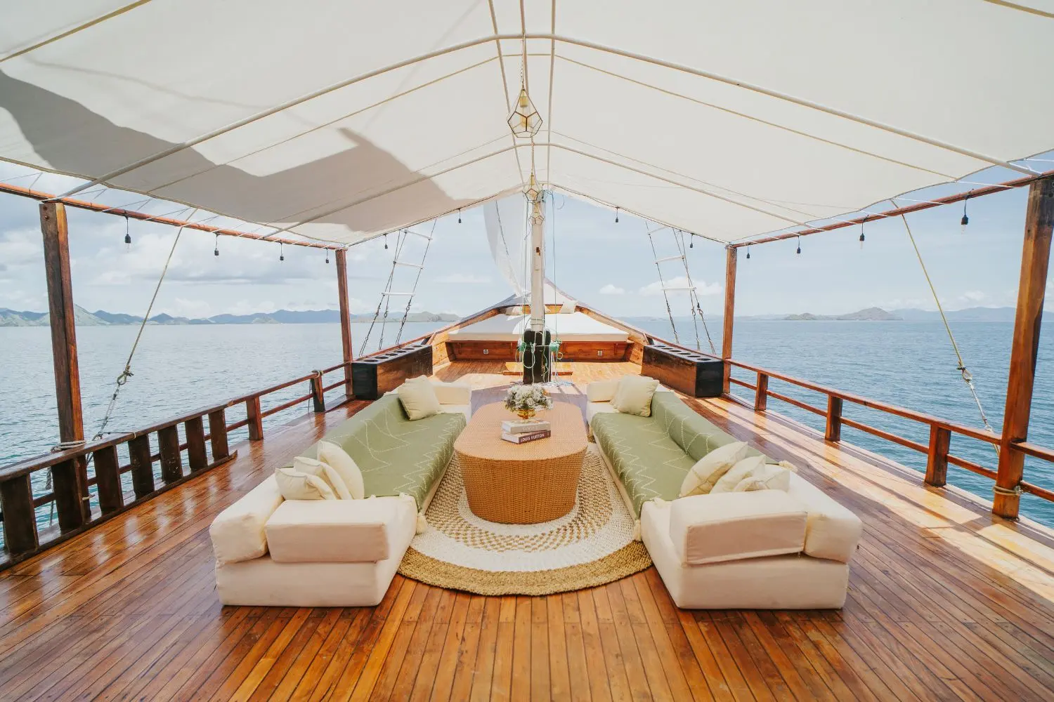 Zada Nara, Kapal Luxury (foto 2)
