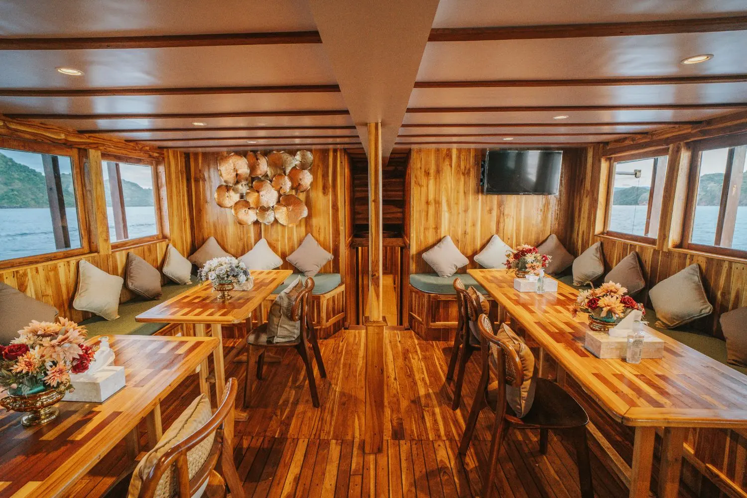 Zada Nara, Kapal Luxury (foto 4)