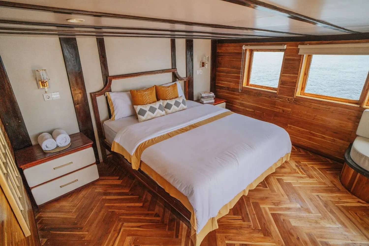 Zada Nara, Kapal Luxury (foto 5)